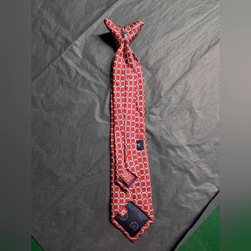 Youth clip-on tie CHAPS red, white, and blue silk tie